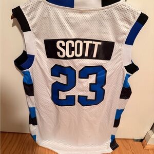 ONE TREE HILL Basketball Jersey Size Medium